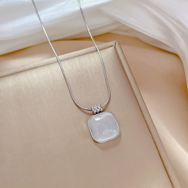 Minimalist Titanium Steel Geometric Cat's Eye Pendant Necklace for Women with Gold Plating and Locket Chain Style