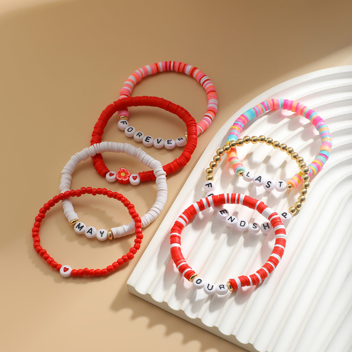 Bracciale da donna in argilla polimerica a forma di lettera in stile bohémien con finitura placcata