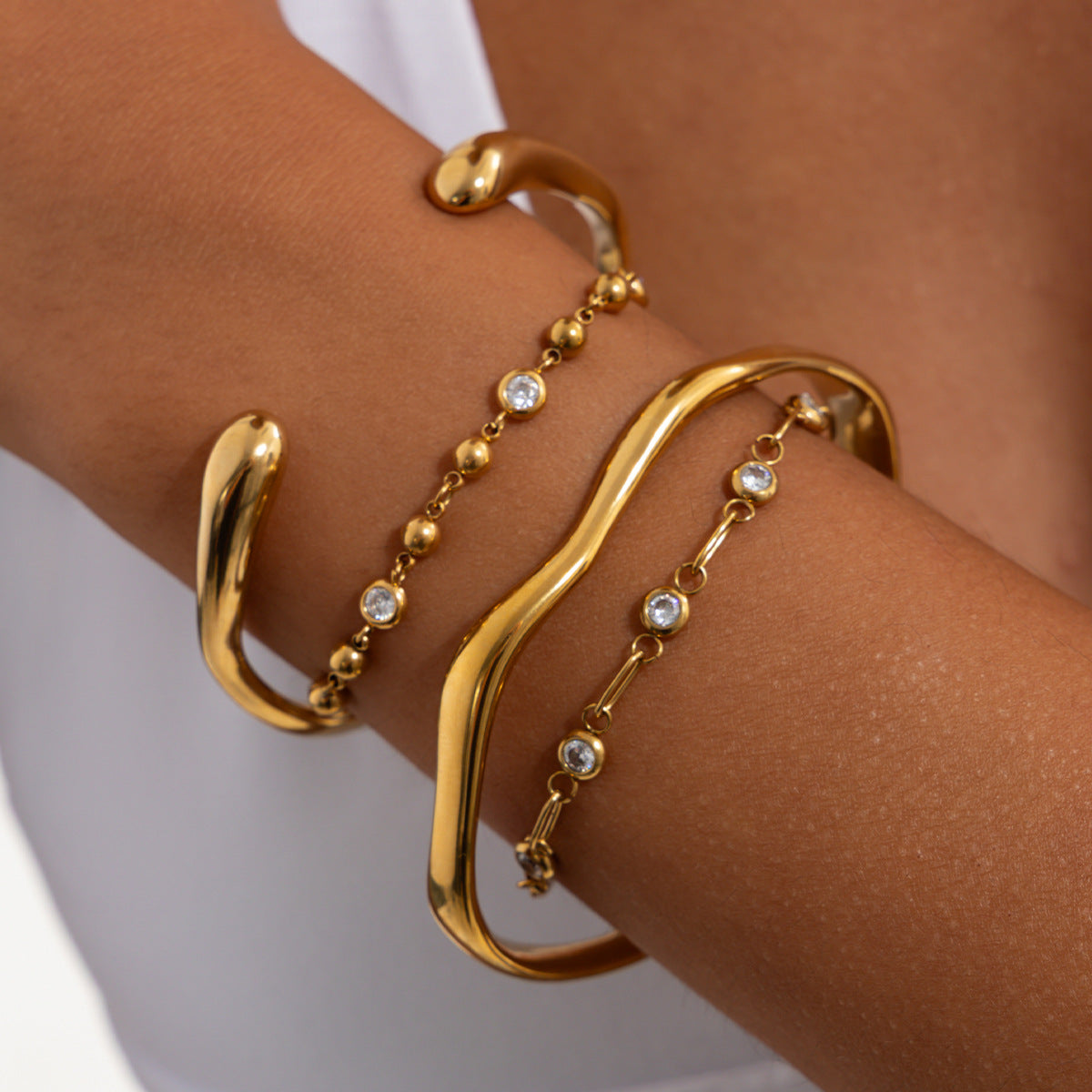 Luxury Minimalist Round Geometric Stainless Steel PVD Plated Cubic Zirconia Bracelet