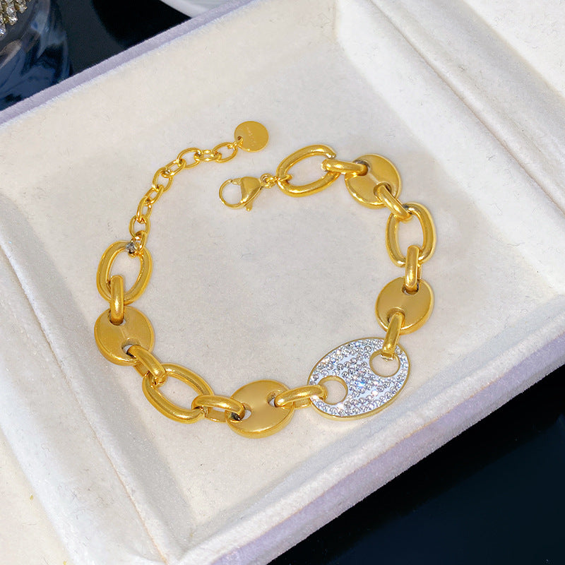Light Luxury Titanium Steel Plated Rhinestone Pig Bracelet with Smile Detail