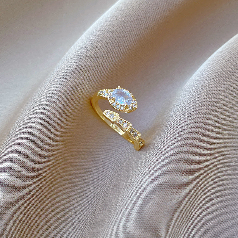 Anello in ottone placcato oro a forma di corona in stile fumetto per donna, anello di fidanzamento regolabile con fascia a serpente