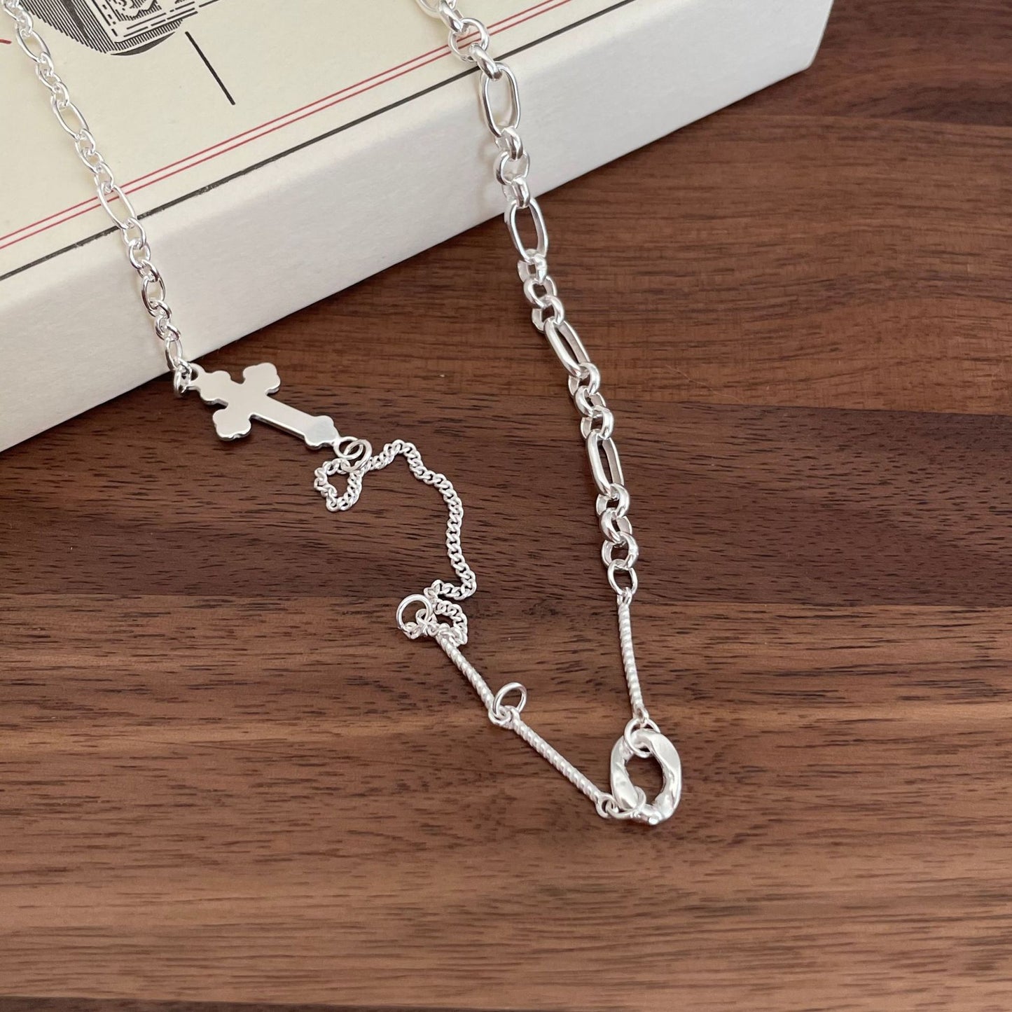 Collana con pendente a croce geometrica minimalista in argento sterling 925 per donna