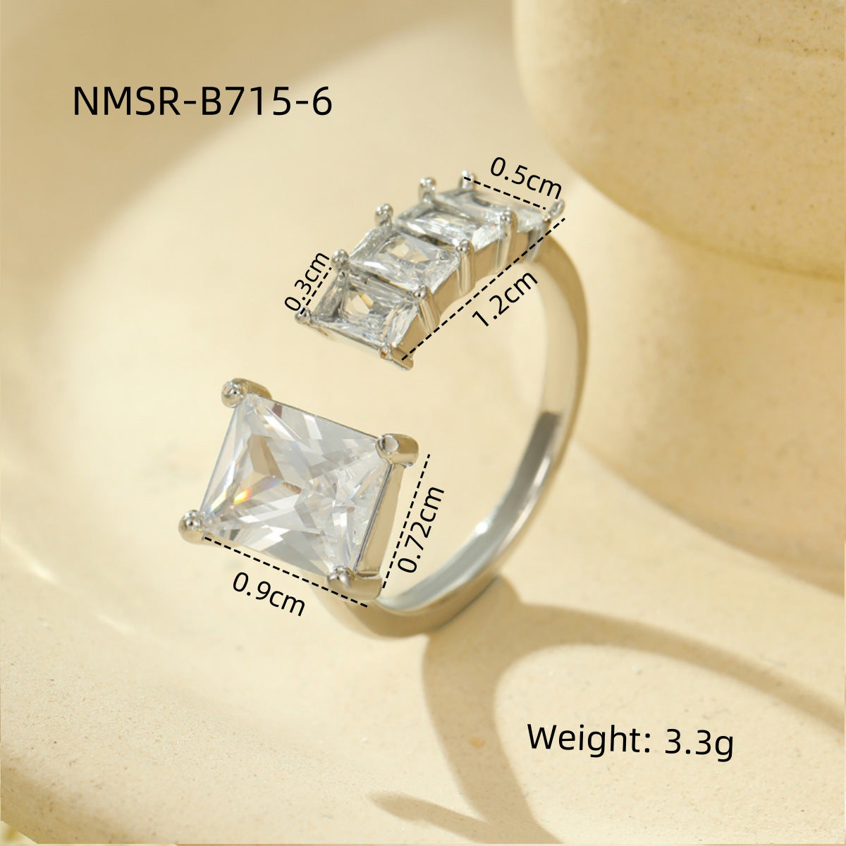 Anillo Abierto Lujoso Minimalista de Acero de Titanio con Incrustaciones de Circonita Cuadrada y Diseño de Corazón para Mujer
