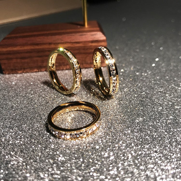Anello Minimalista Geometrico in Acciaio al Titanio con Zirconi per Uomo e Donna, Anello di Moda Placcato Sottovuoto