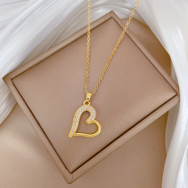 Collana di Lusso a Cuore in Acciaio al Titanio con Intarsi di Strass per Donne e Uomini, Delicata Catena alla Clavicola con Design Geometrico