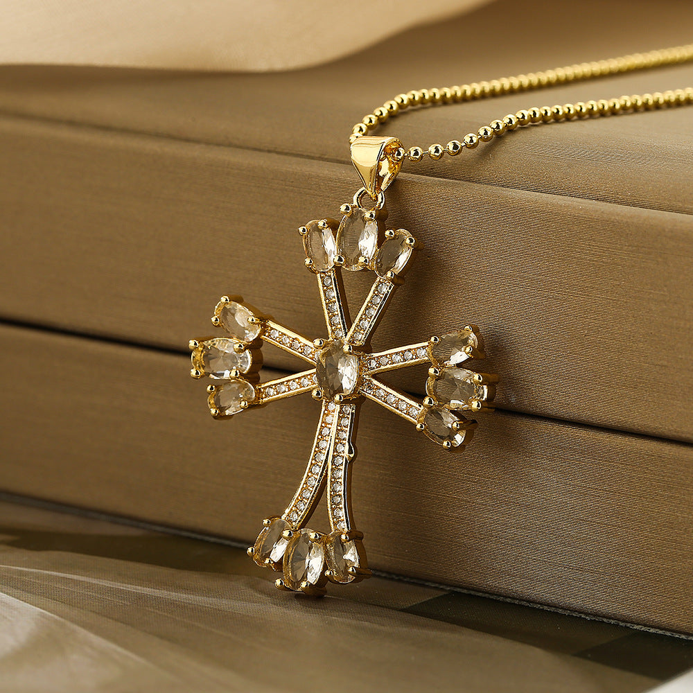 Collana con Pendente a Croce Minimalista da Donna con Base in Rame Placcata Oro 18K e Intarsio di Zirconi