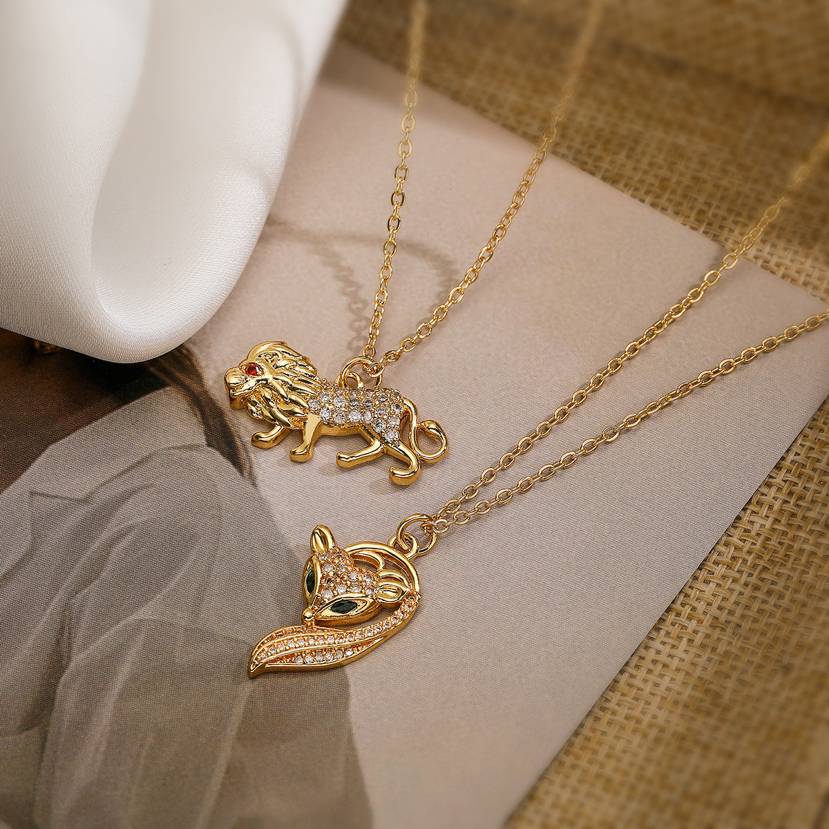 Minimalist Animal Pendant Necklace with Lion and Fox Motifs in Copper Geometric Design for Women