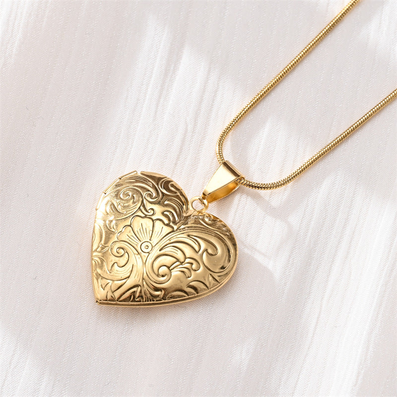 Collana Minimalista a Cuore in Acciaio Inossidabile per Coppie con Ciondolo in Acciaio al Titanio Premium e Design Minimalista Elegante