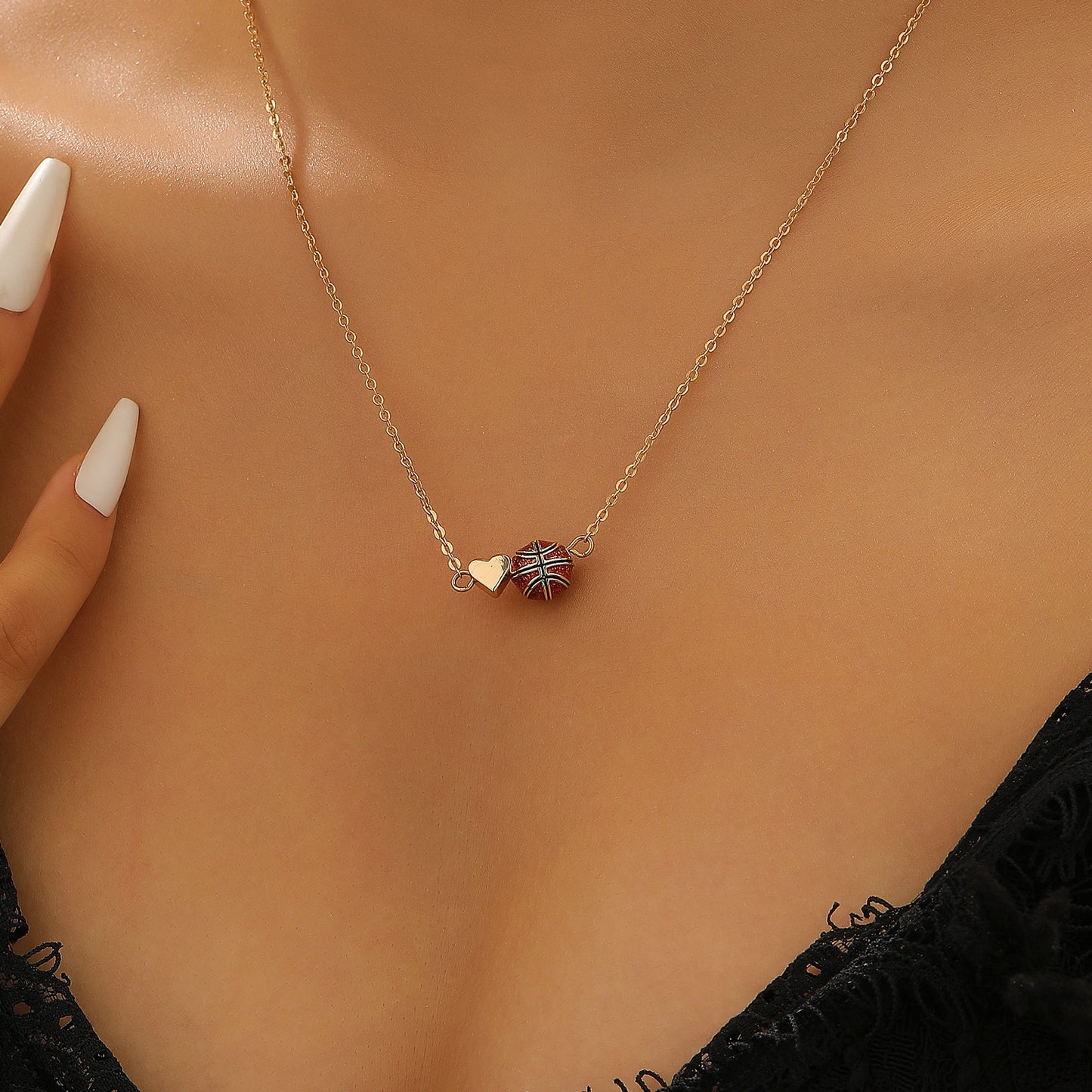 Collar deportivo geométrico de corazón de aleación de zinc chapado para mujer