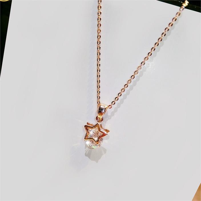 Minimalist Five-Point Star Pendant Necklace for Women in Titanium Steel with Plated Finish Short Clavicle Chain