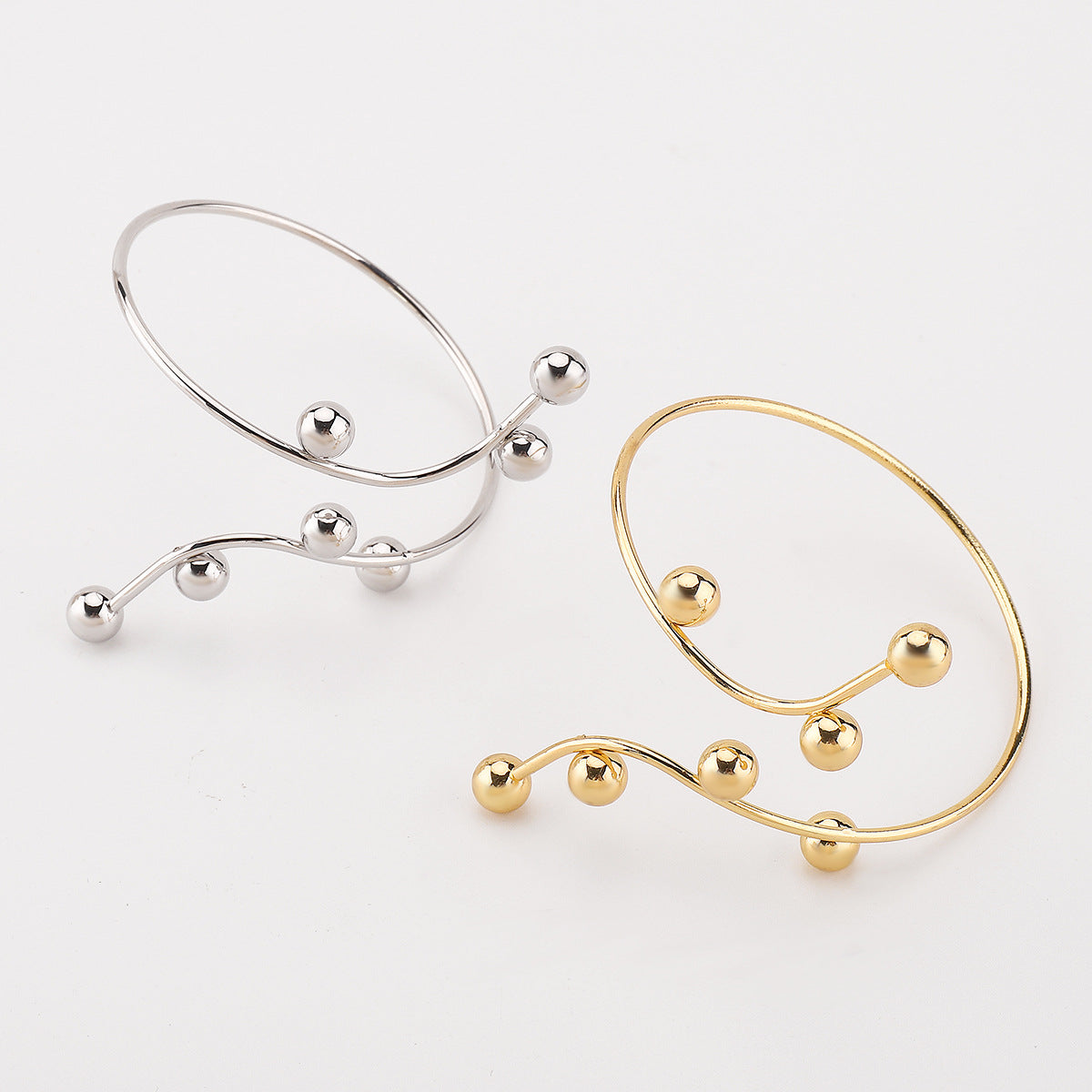 Bracciale da donna in metallo minimalista geometrico con perline tonde e finitura placcata