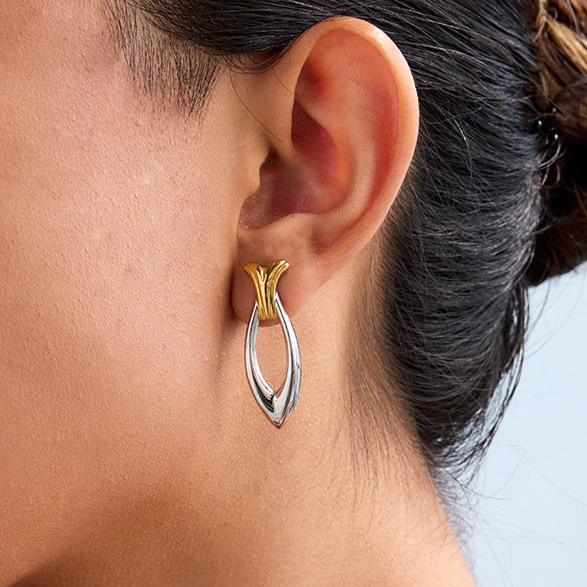 Orecchini a perno geometrici minimalisti in acciaio inossidabile con finitura galvanica per donna, gioielli di lusso ipoallergenici e resistenti allo sbiadimento