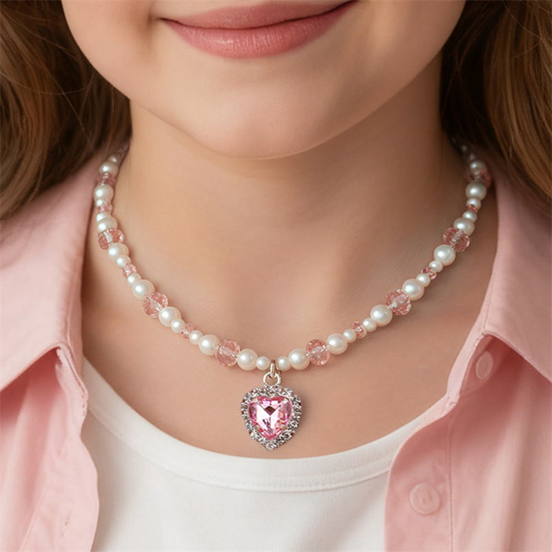 Minimalist Heart-Shaped Glass Beaded Necklace for Girls with Alloy Pendant and Round Bead Chain