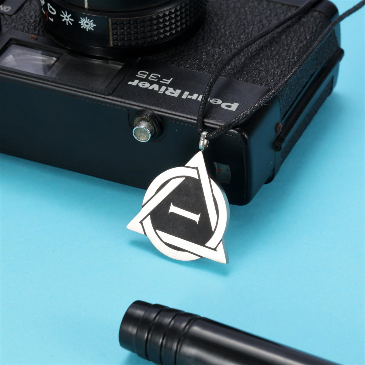 Minimalist Triangular Stainless Steel Pendant Necklace with Titanium Steel Charm and Electroplated Finish