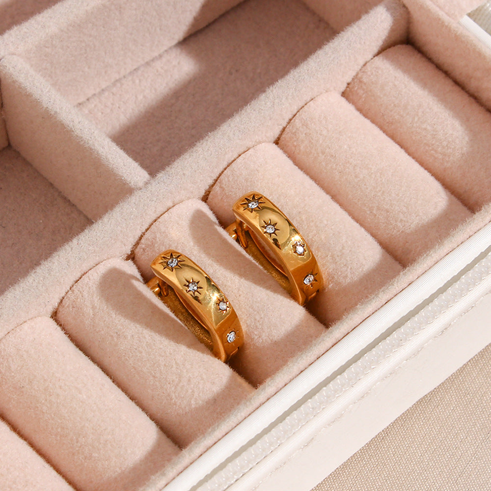 Pendientes de aro pequeños de acero inoxidable geométricos minimalistas chapados en oro de 18 quilates con circonita para mujer