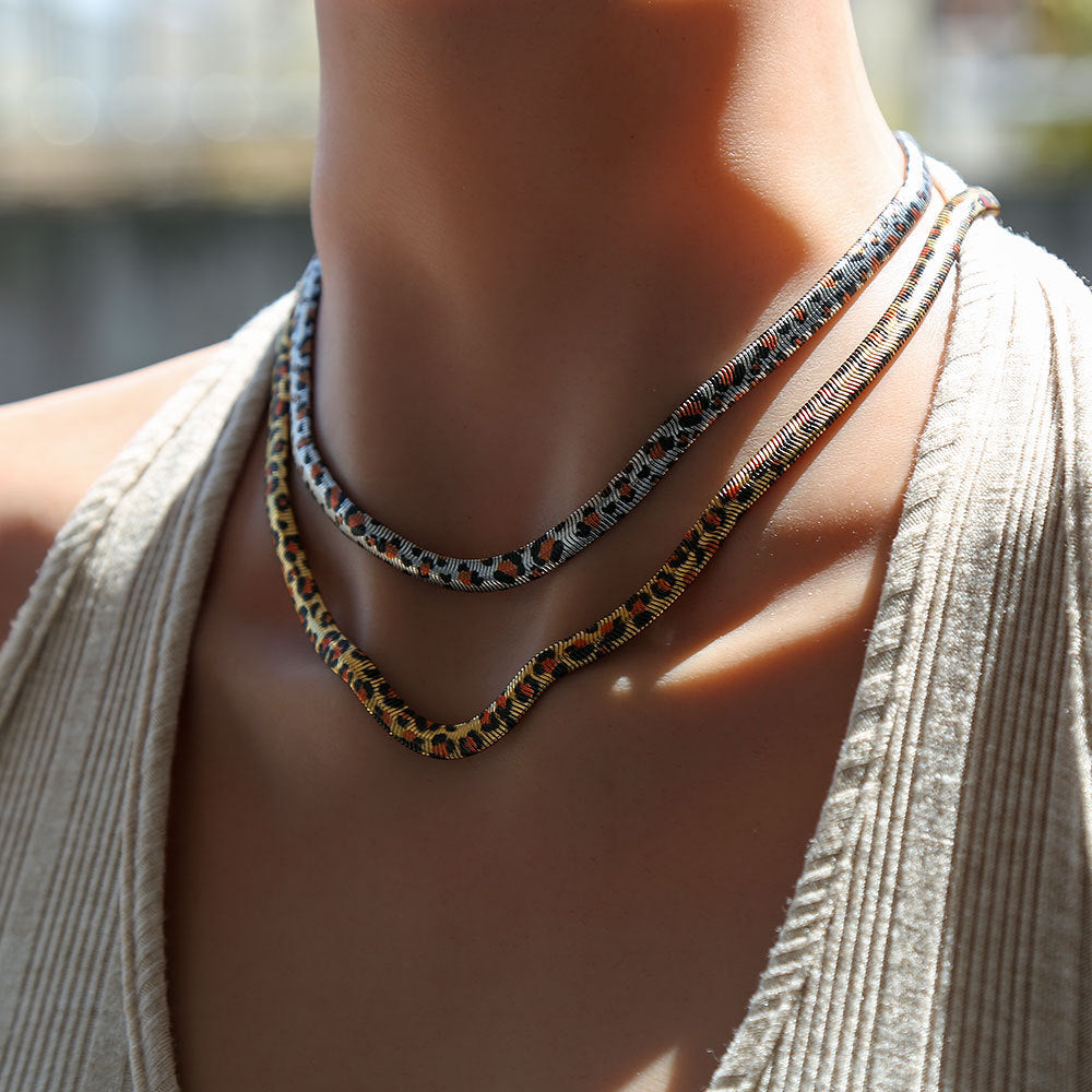 Collana Snake con Stampa Leopardata d'Ispirazione Vintage da Donna in Acciaio Inox 304 con Finitura Placcata