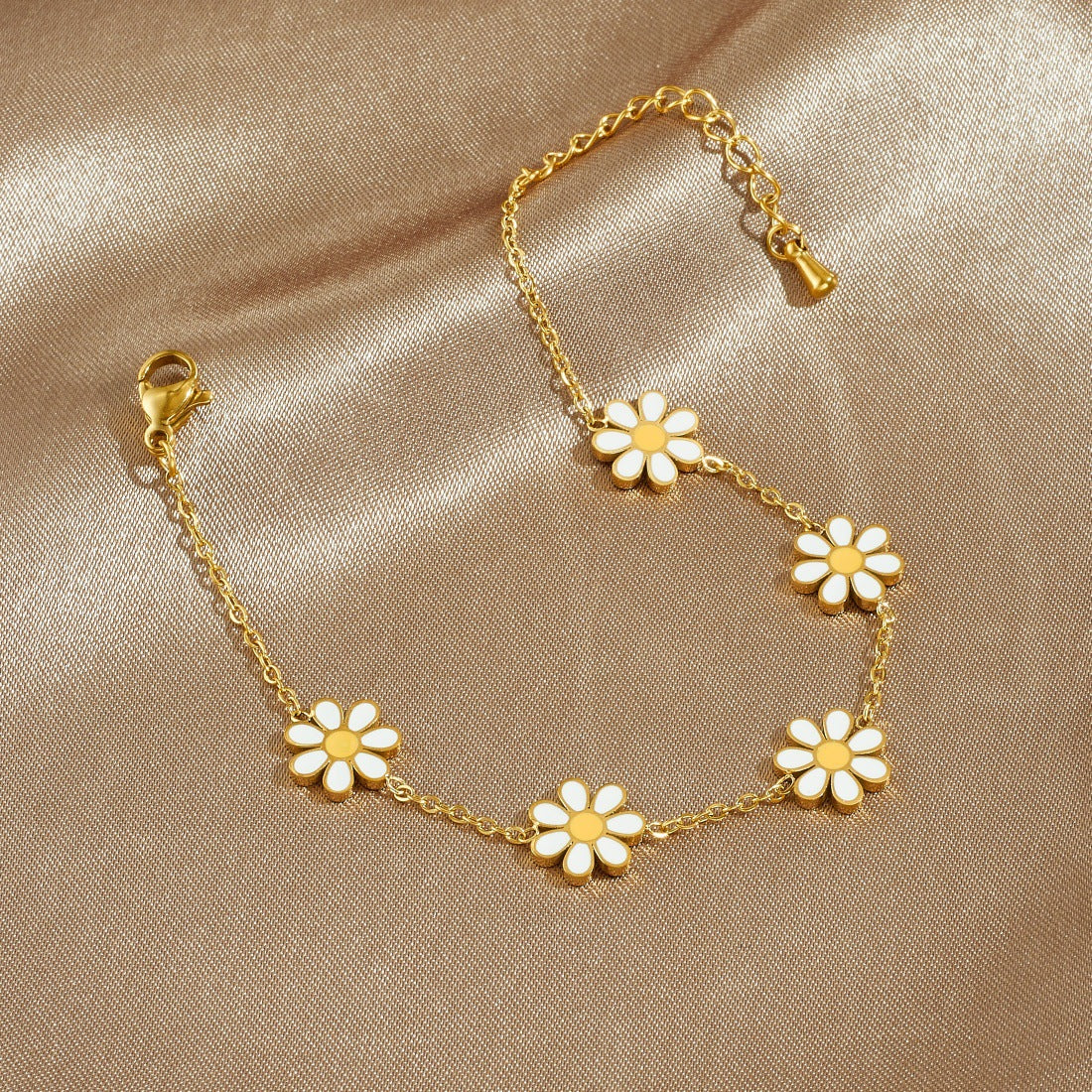 Sweet Minimalist Drip Oil Floral Stainless Steel Bracelet with Daisy Pendant