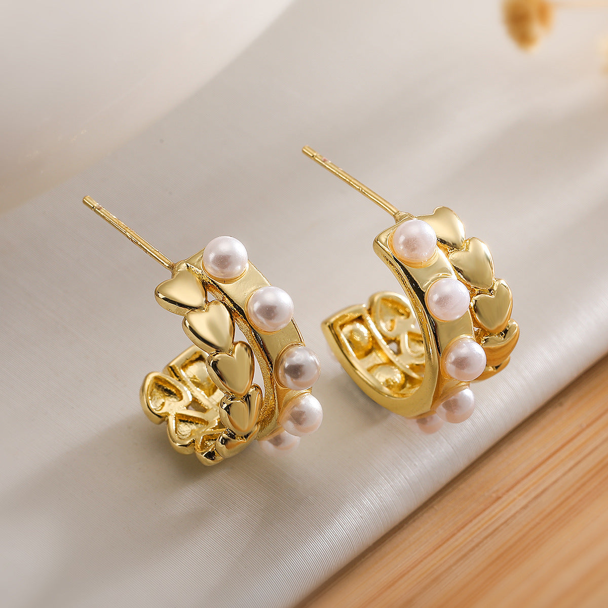 Orecchini da donna in rame geometrici minimalisti vintage con perle microincastonate e placcatura in oro 18 carati