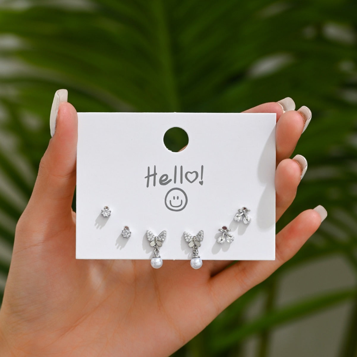 Pendientes Minimalistas de Nudo de Lazo con Perlas para Mujer con Incrustaciones de Circonita y Postes de Acero Inoxidable