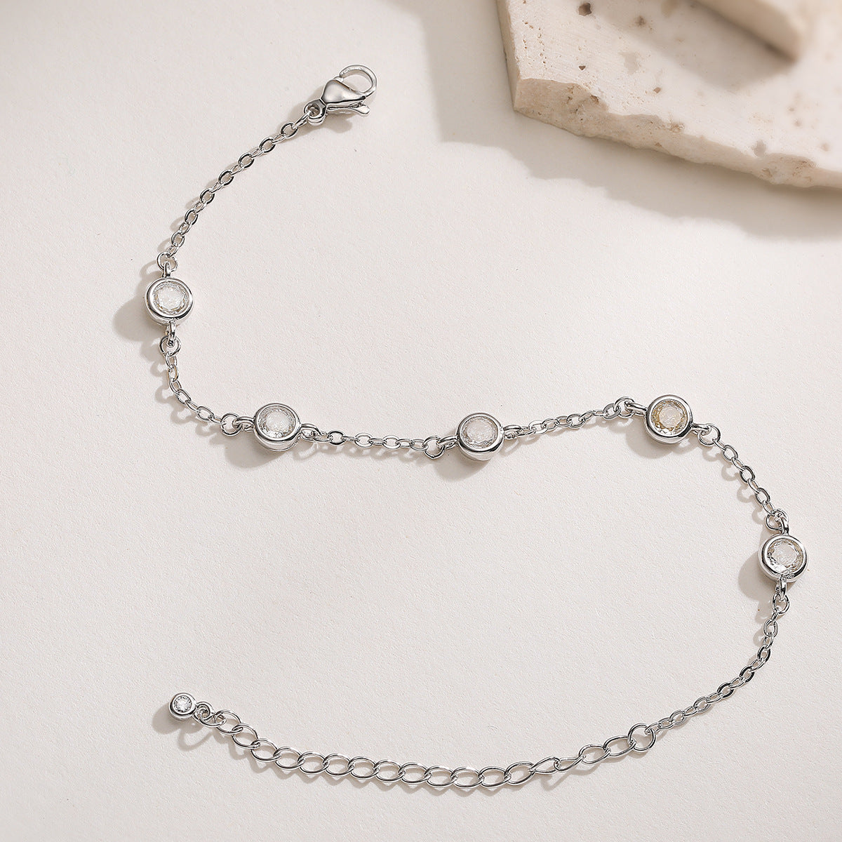 Minimalist Elegant Geometric Brass Gold Plated Cubic Zirconia Inlay Bracelet for Women