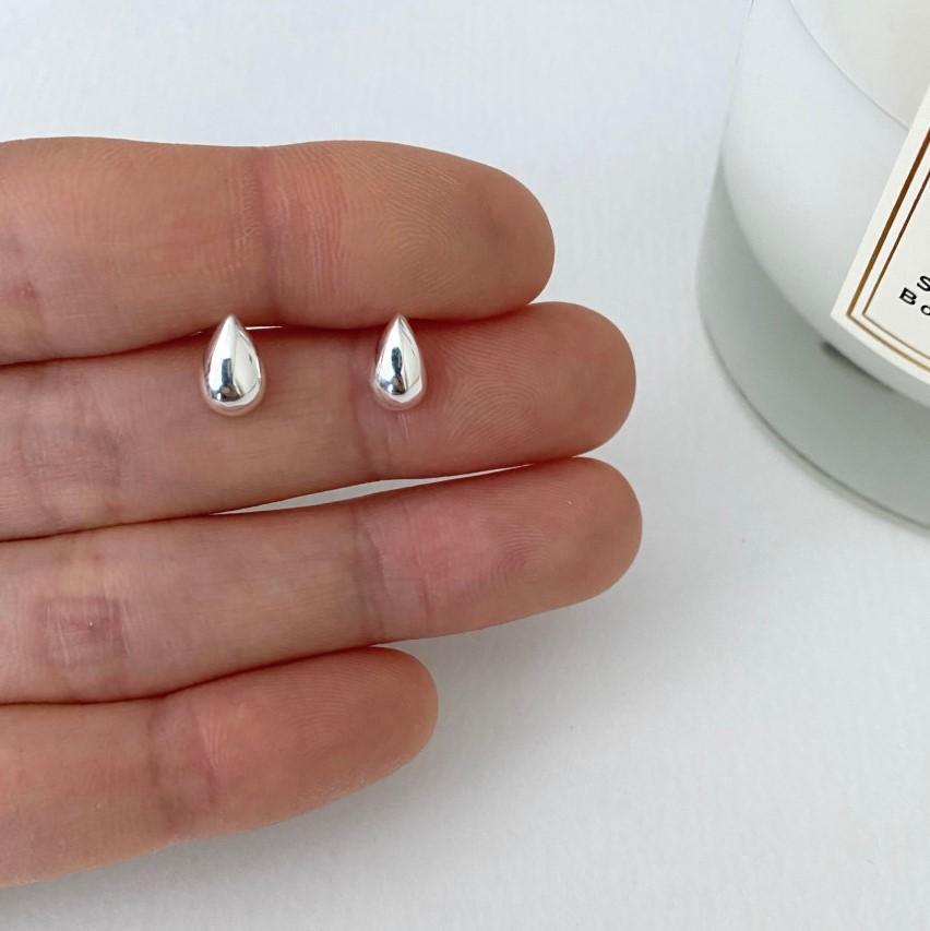 Minimalist Waterdrop-Shaped 925 Sterling Silver Stud Earrings for Women with Plated Finish