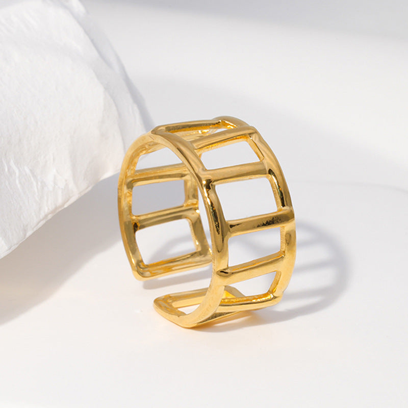 Minimalist Geometric Stainless Steel Ring with 18K Gold Plating for Women, Hypoallergenic and Fade-Resistant Fashion Jewelry