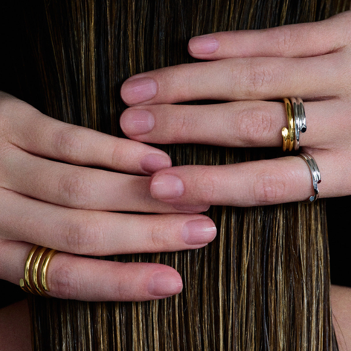 Anello placcato in acciaio inossidabile e titanio con forma geometrica per donna, gioielli minimalisti per il pendolarismo alla moda