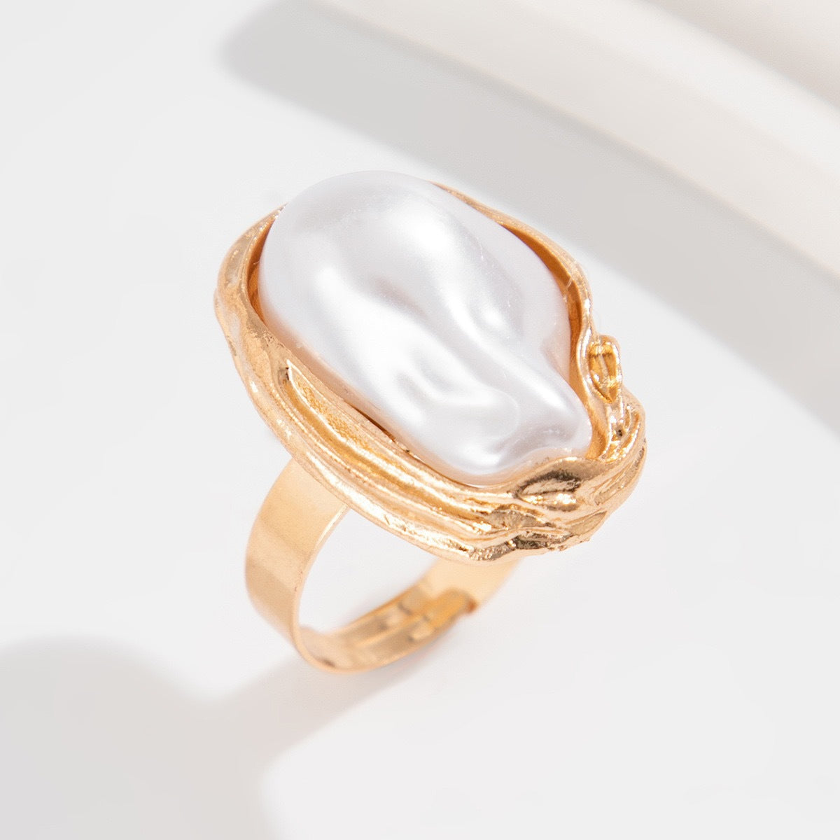 Exaggerated Textured 3D Heart Geometric Alloy Ring for Women