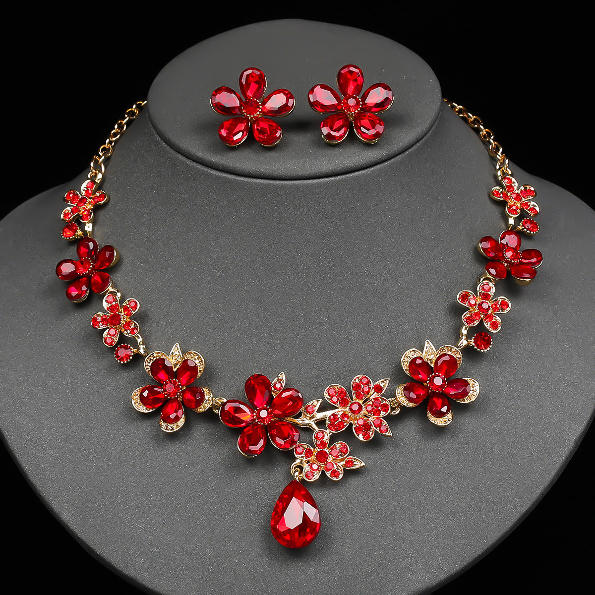 Set collana e orecchini in lega vintage con goccia floreale, con strass e pendente in acrilico