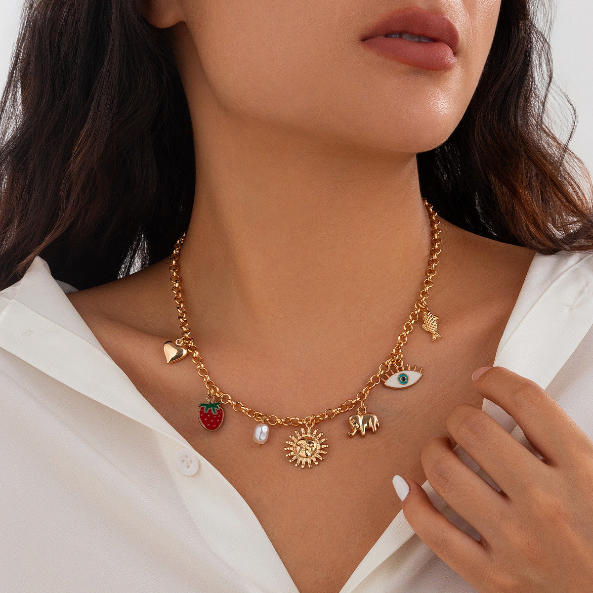 Collana Pendente a Cuore a Frutta in Metallo Minimalista Tonalità Fredda con Dettagli a Frange per Donna