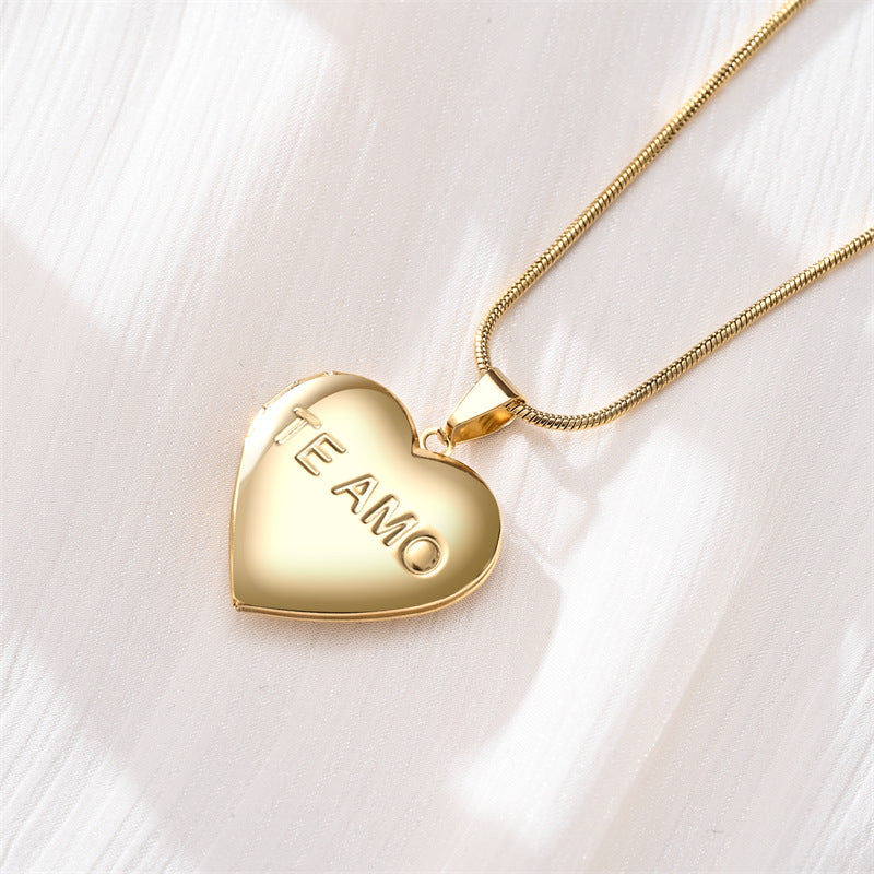Collana Minimalista a Cuore in Acciaio Inossidabile per Coppie con Ciondolo in Acciaio al Titanio Premium e Design Minimalista Elegante