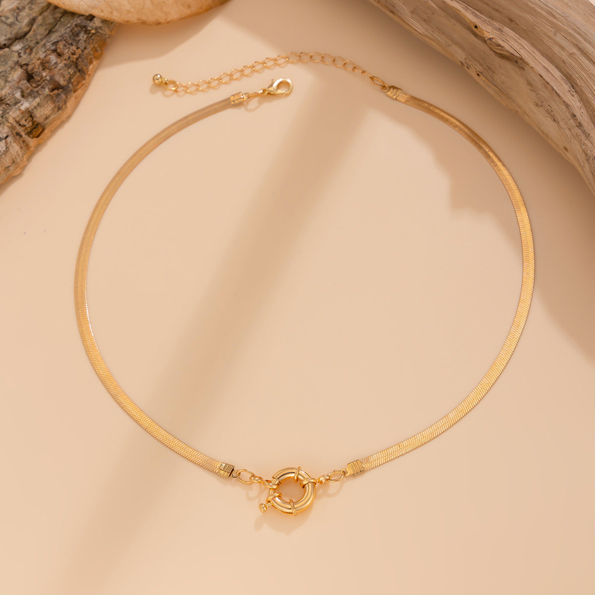Minimalist Geometric Brass Snake Chain Necklace with Alloy Pendant for Women
