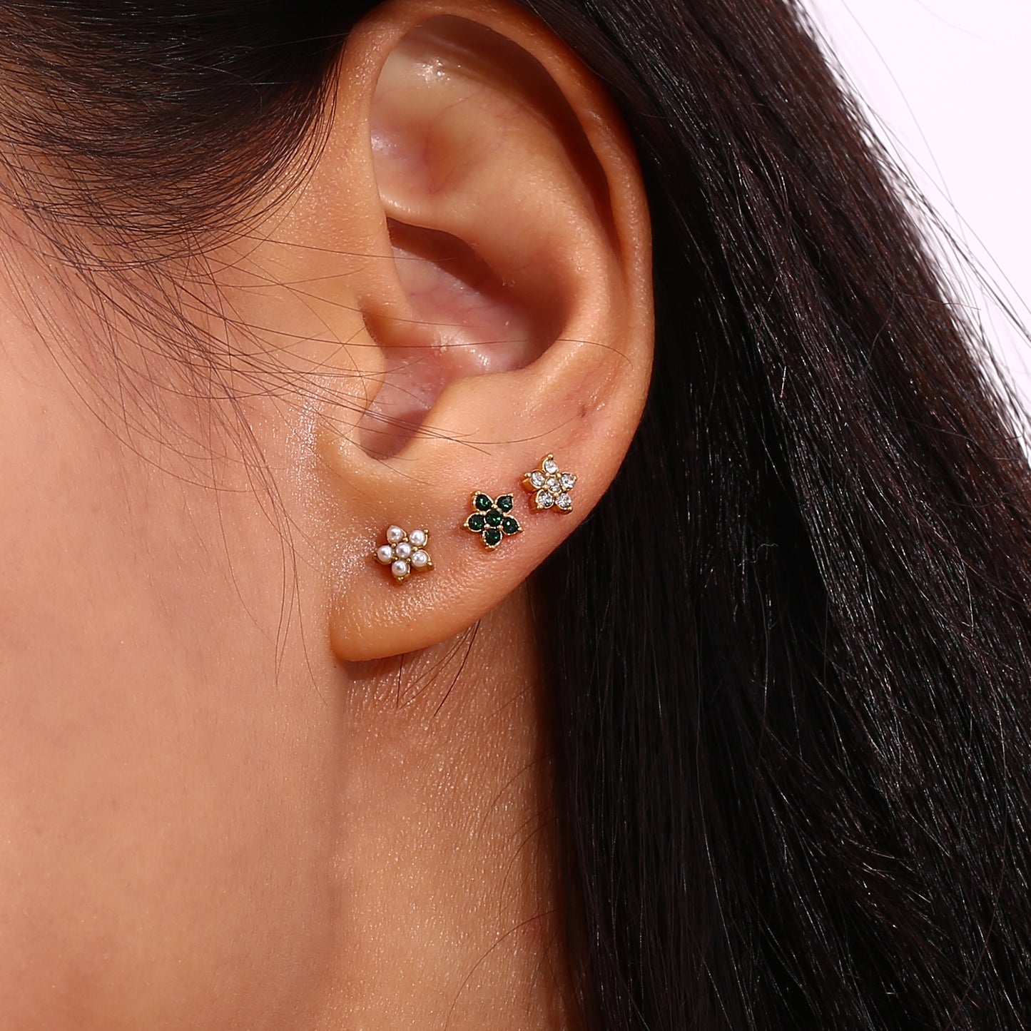 Minimalist Fashion Stainless Steel Plated 18K Gold Mini Micro-Pave Flower Hoop Earrings for Women