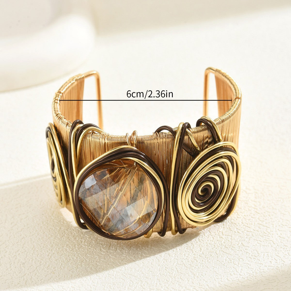 Pulsera Minimalista Geométrica de Hilo para Mujer en Aleación de Zinc con Incrustaciones Bañadas en Oro y Gemas Sintéticas