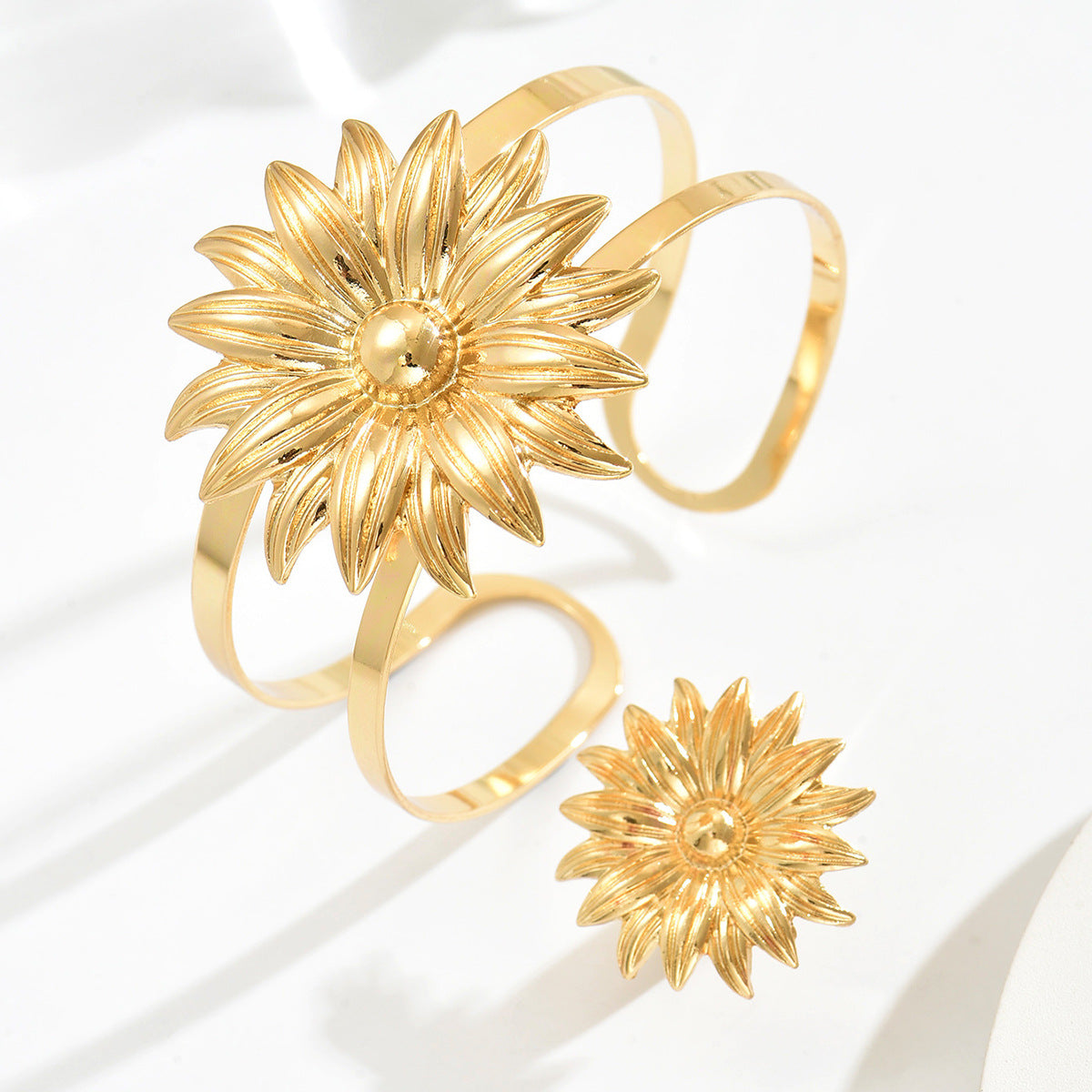 Set de pulsera y anillo de aleación con diseño floral geométrico para mujer, con acabado galvanizado y estilo de oficina a la moda
