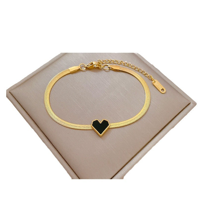 Bracciale Vintage Snake Chain con Cuore in Acciaio al Titanio Placcato Oro e Texture Ondulata Unisex
