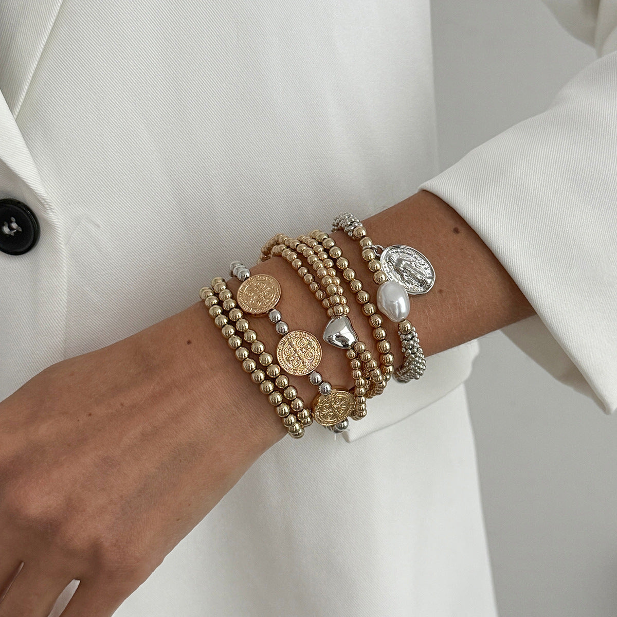 Minimalist Geometric Heart Resin Bracelet with Faux Pearl Plated Finish for Women