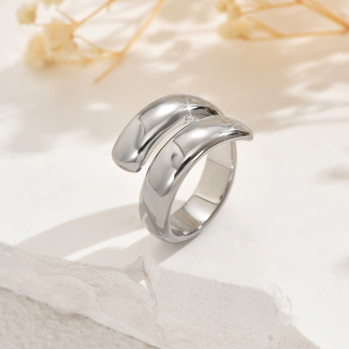 Anillo Retorcido Geométrico Minimalista de Aleación de Zinc con Acabado Chapado para Mujer Anillo Ajustable para Dedo Índice