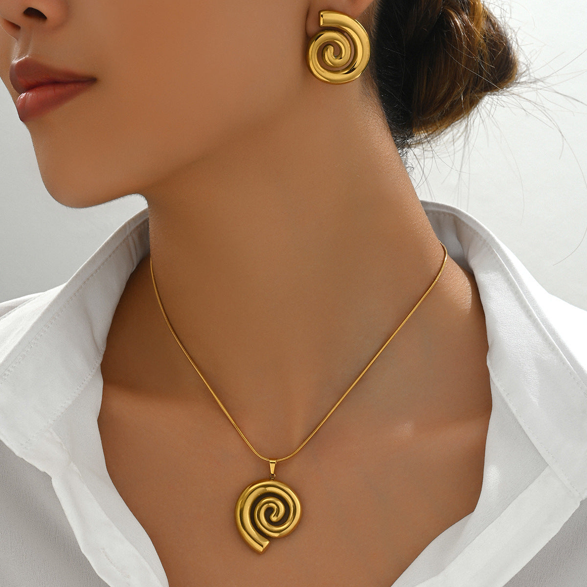 Parure con collana e orecchini pendenti geometrici minimalisti in filo per donna con catena a medaglione in rame placcato