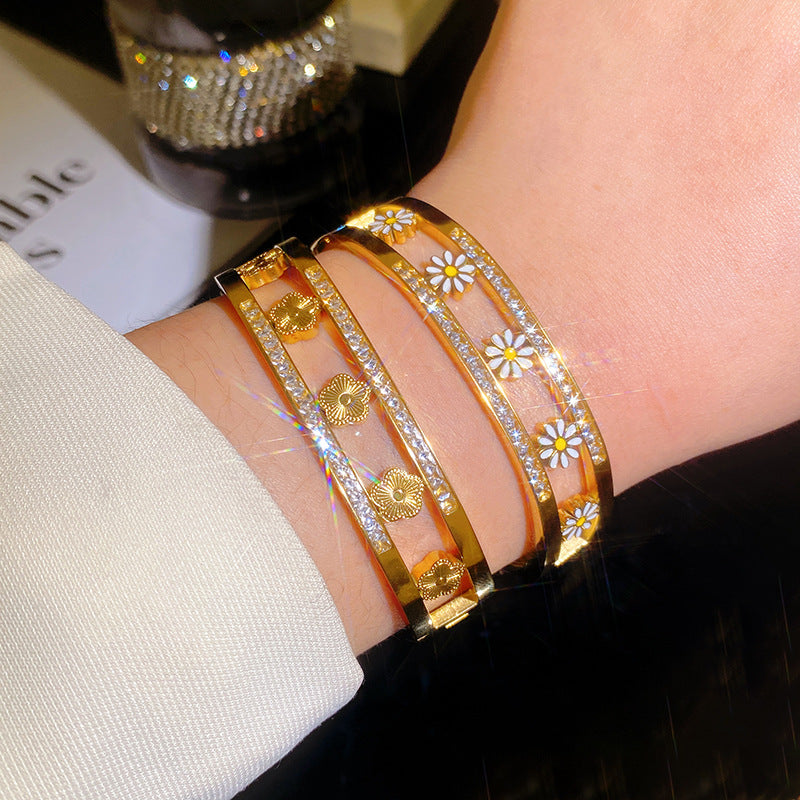Trendy Minimalist Luxury Laser Plated Floral Titanium Steel Bracelet for Women