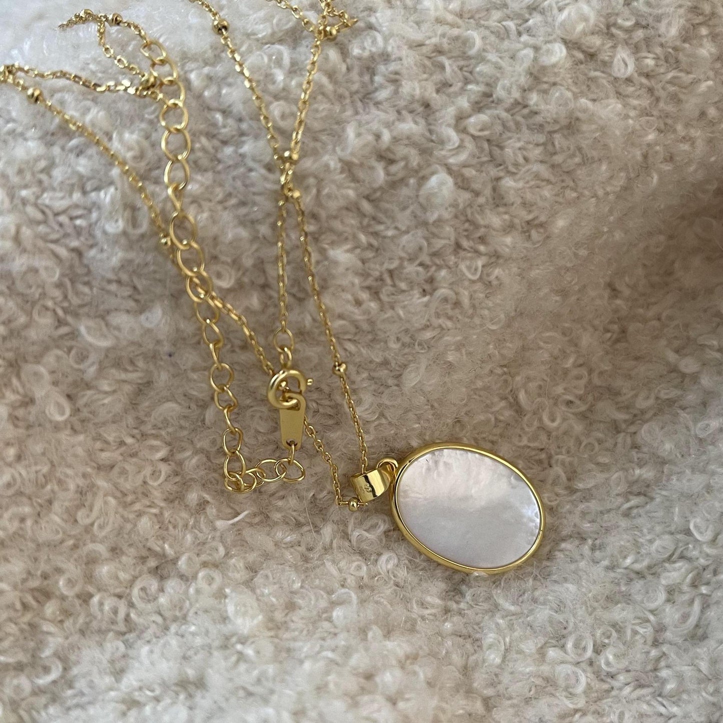 Oval Shell 925 Sterling Silver Necklace