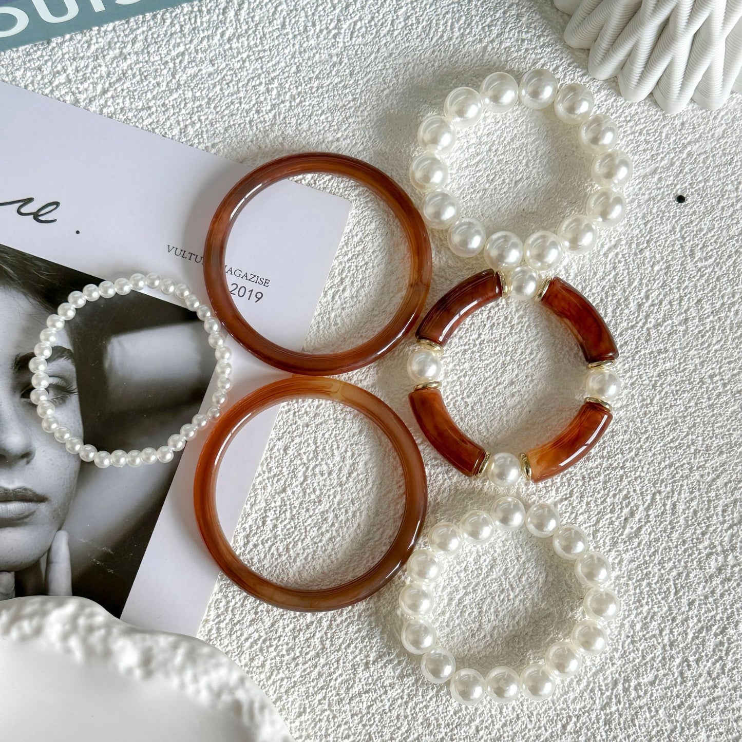 Minimalist Geometric Acrylic Bracelet Set with Imitation Pearl and Drip Oil Finish