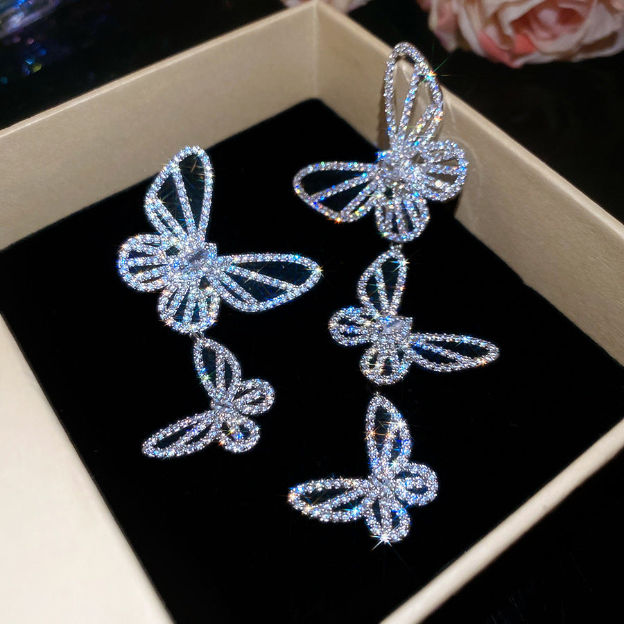 Orecchini floreali minimalisti con perle, perno in argento sterling 925 e strass, da donna