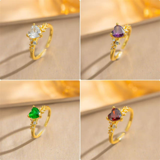 Anello da donna a forma di cuore in zircone stile lusso in rame placcato oro