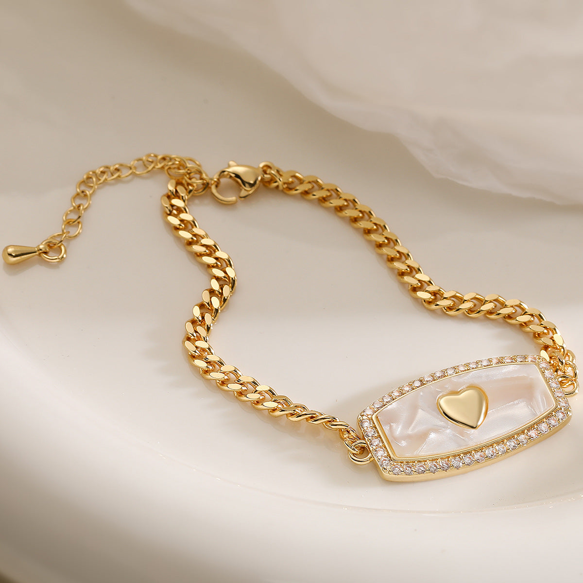 Vintage Luxury 18K Gold Plated Brass Heart Cubic Zirconia Bracelet for Women