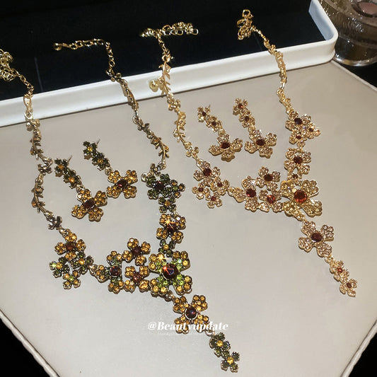 Vintage Floral Alloy Necklace and Earrings Set with Rhinestone Inlay for Women