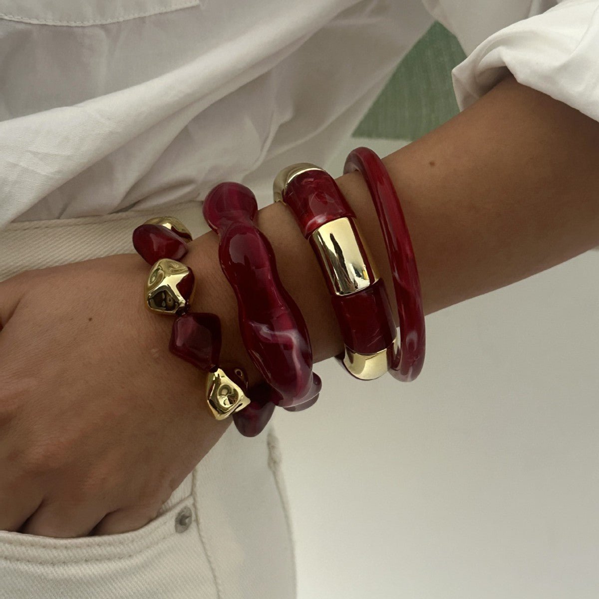 Bracciale in resina acrilica con gocce di gradiente geometrico