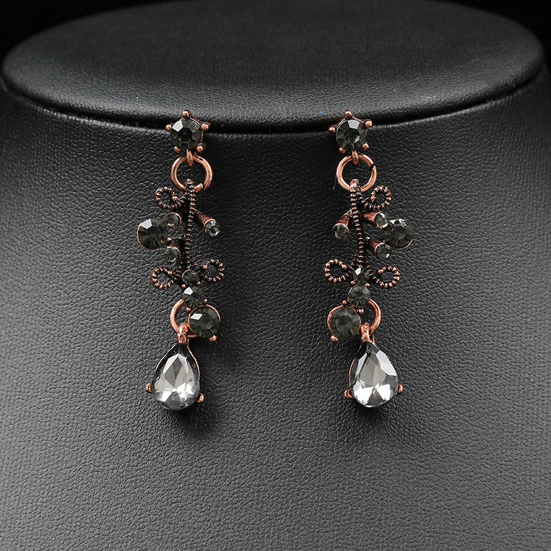 Vintage Botanical Leaf and Teardrop Pendant Necklace Set with Alloy Plated O-Chain for Women