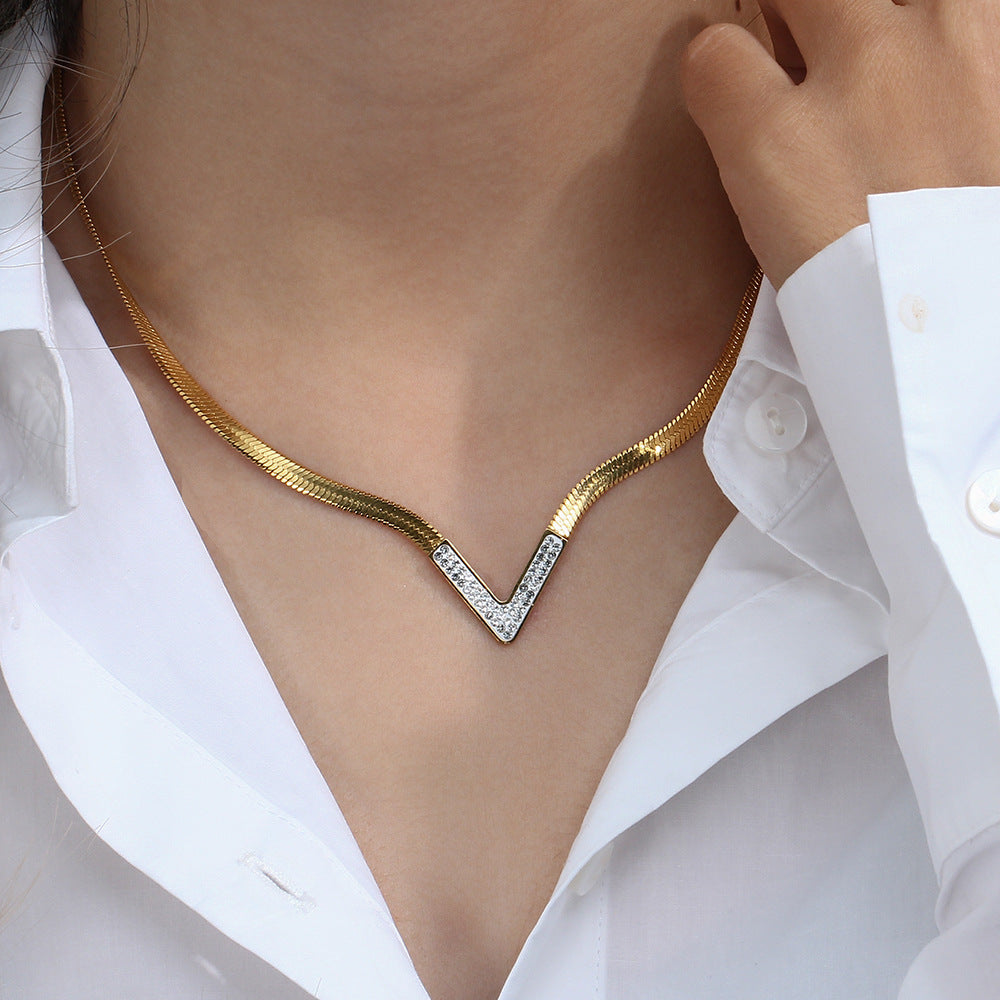 Fashionable Geometric V-Shaped Natural White Abalone Black Abalone Green Malachite Pendant Necklace for Women in Stainless Steel with 18K Gold Plating on Flat Snake Chain