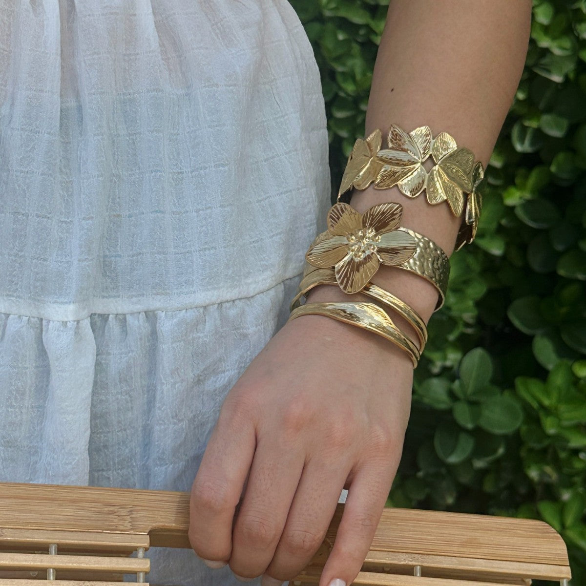 Vintage Elegant Geometric Floral Plated Stainless Steel Bracelet for Women